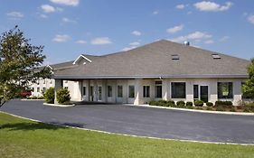 Lakewood Inn & Suites